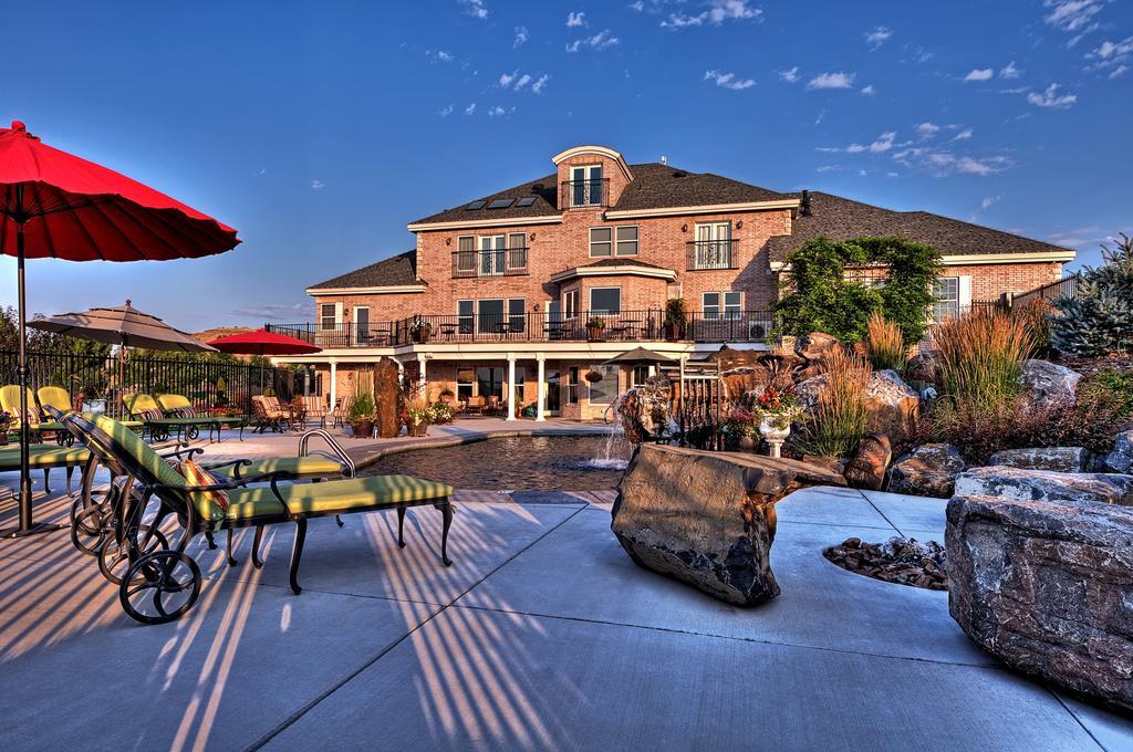Bed and Breakfast Cameo Heights Mansion And The Vine Fine Dining Restaurant Touchet Экстерьер фото