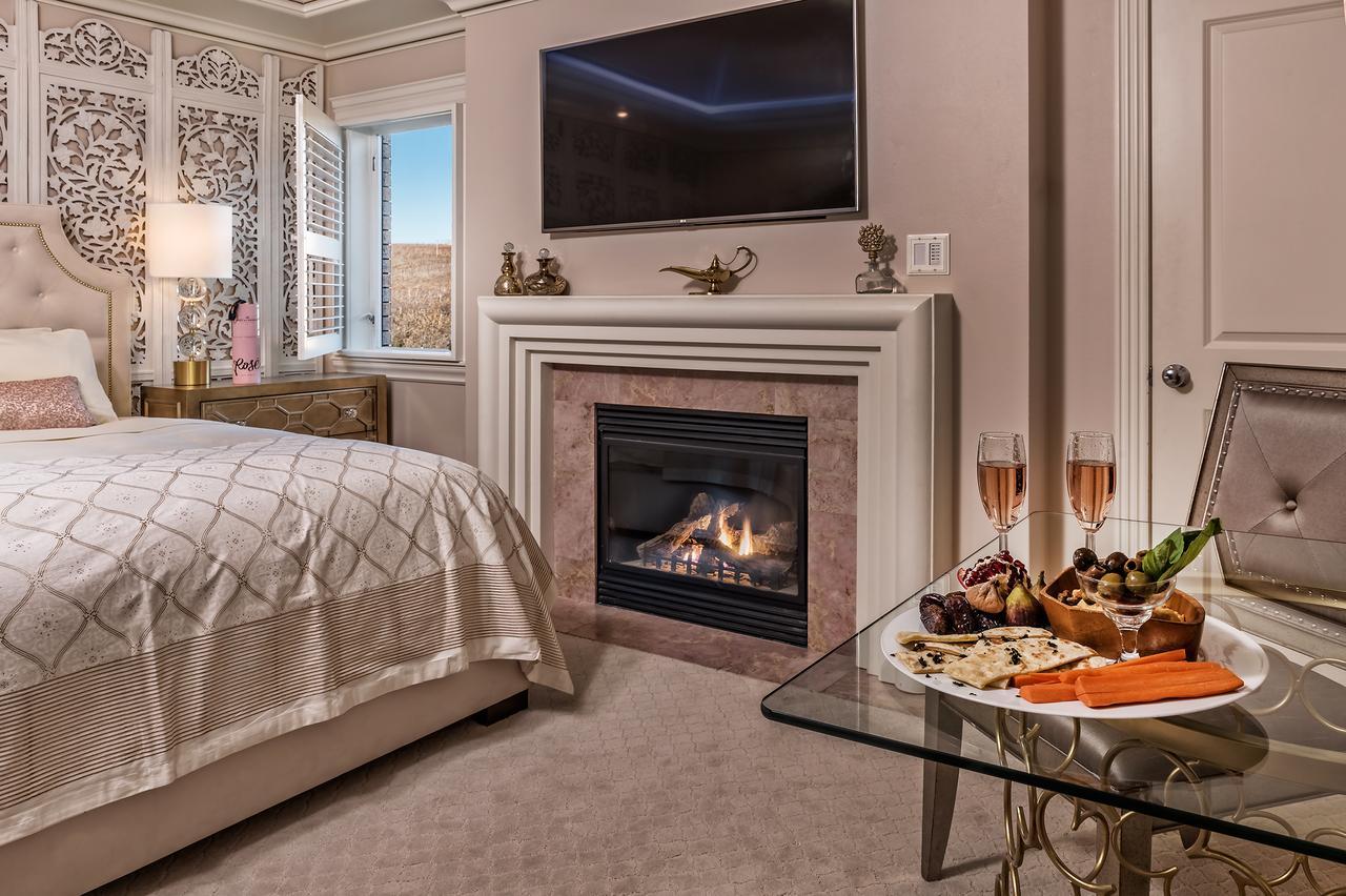 Bed and Breakfast Cameo Heights Mansion And The Vine Fine Dining Restaurant Touchet Экстерьер фото