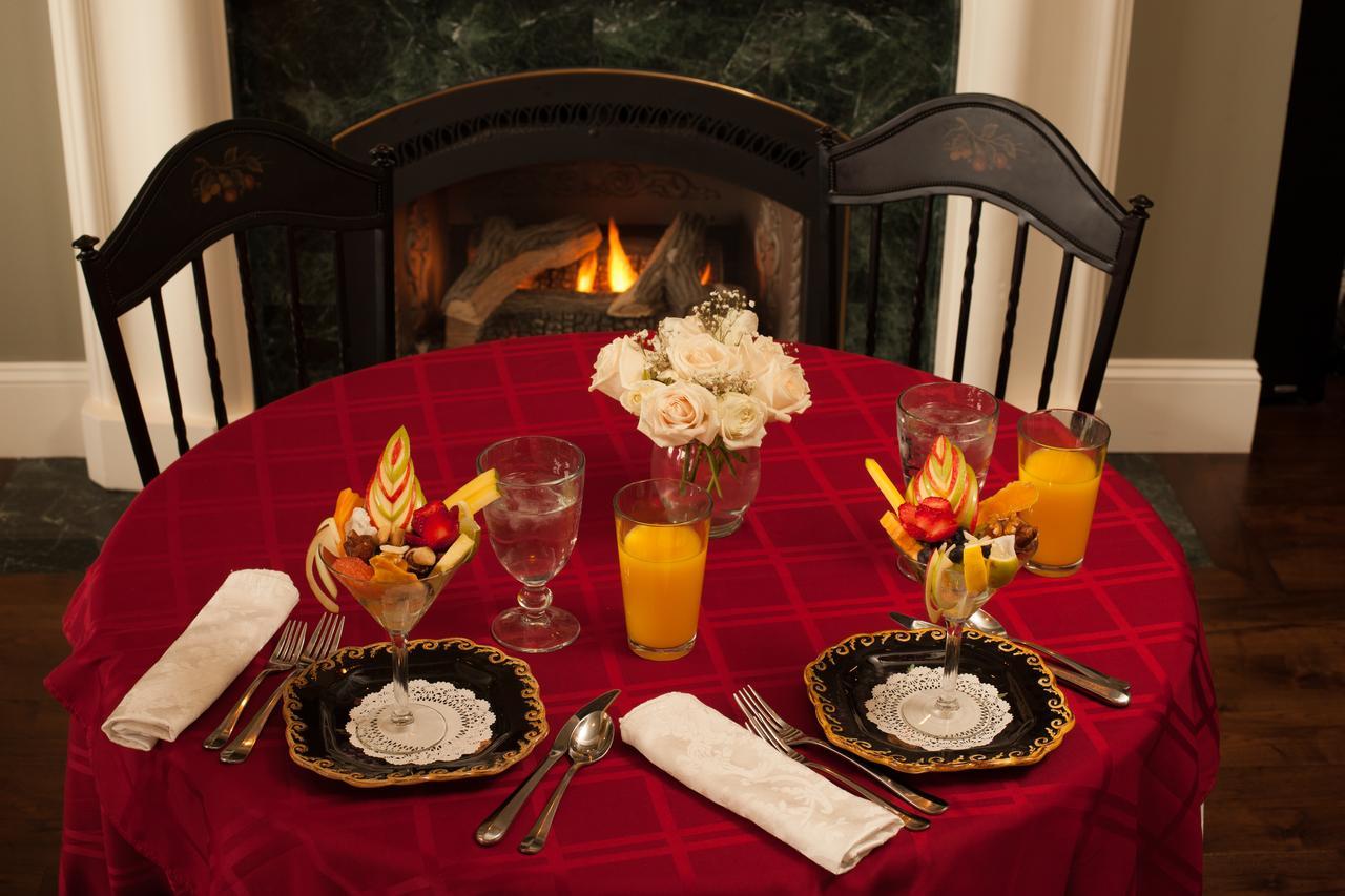 Bed and Breakfast Cameo Heights Mansion And The Vine Fine Dining Restaurant Touchet Номер фото