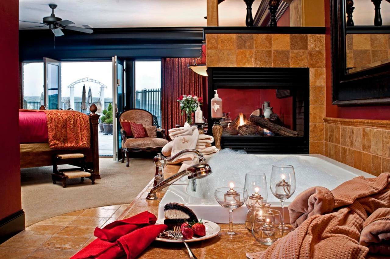 Bed and Breakfast Cameo Heights Mansion And The Vine Fine Dining Restaurant Touchet Экстерьер фото