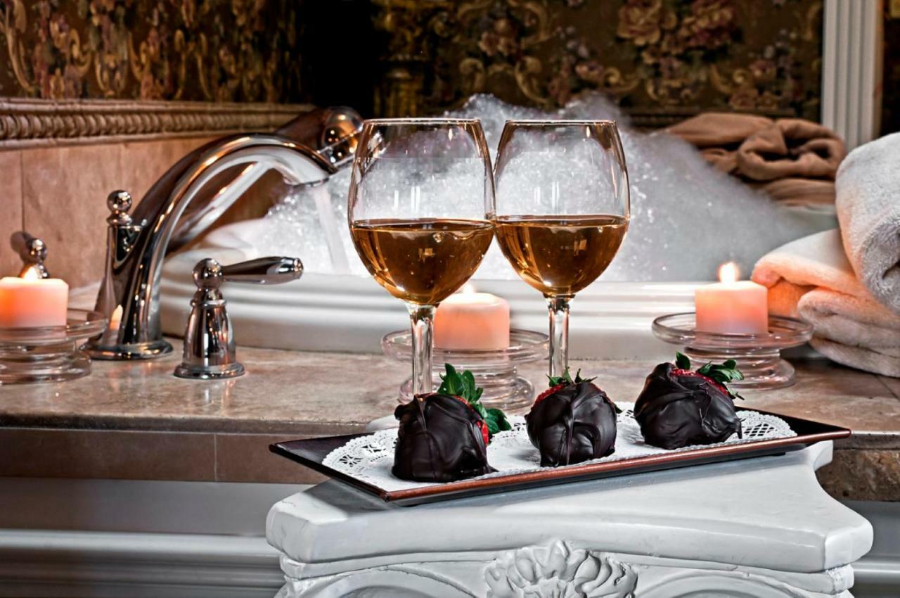 Bed and Breakfast Cameo Heights Mansion And The Vine Fine Dining Restaurant Touchet Экстерьер фото