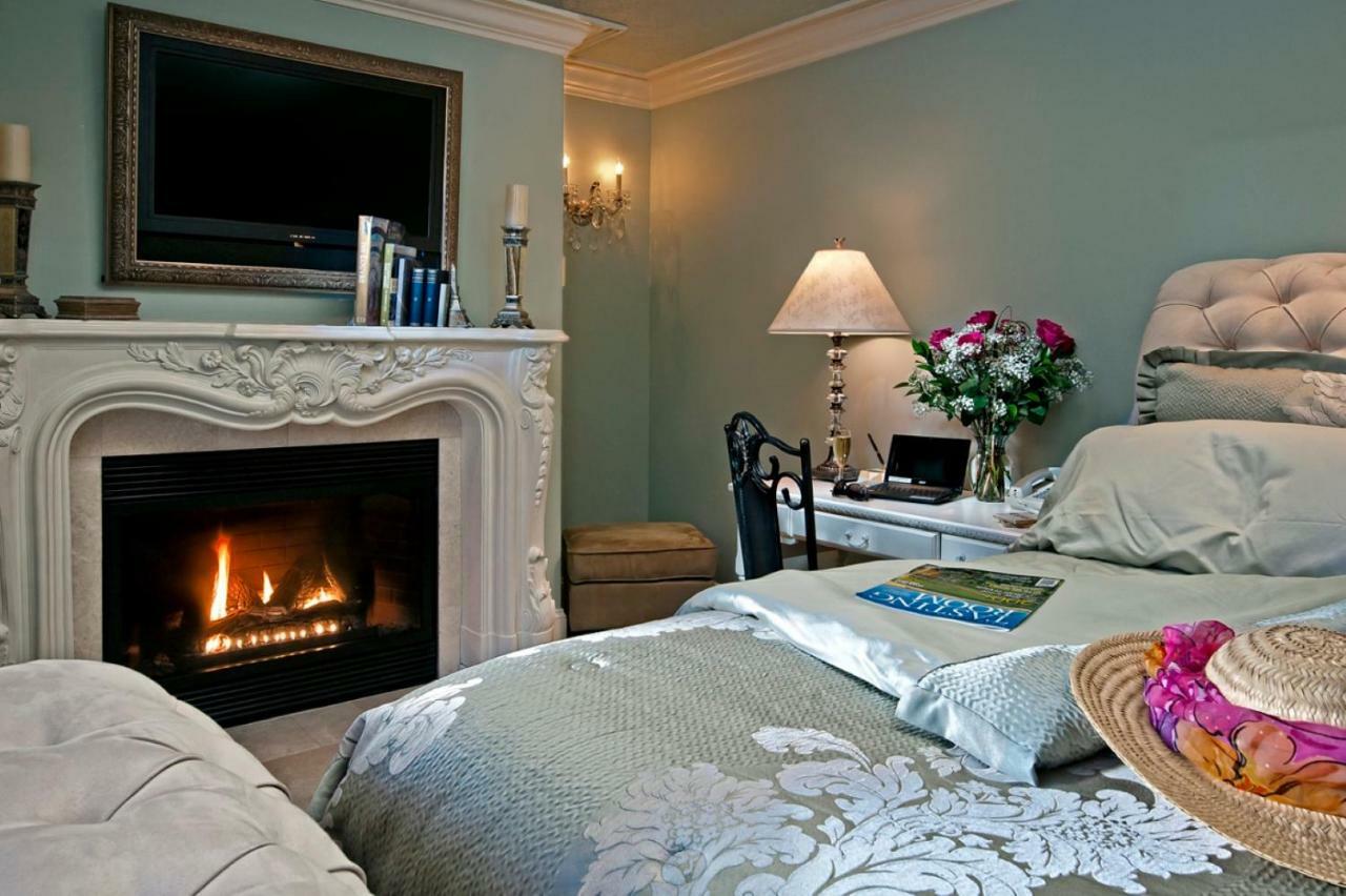 Bed and Breakfast Cameo Heights Mansion And The Vine Fine Dining Restaurant Touchet Экстерьер фото