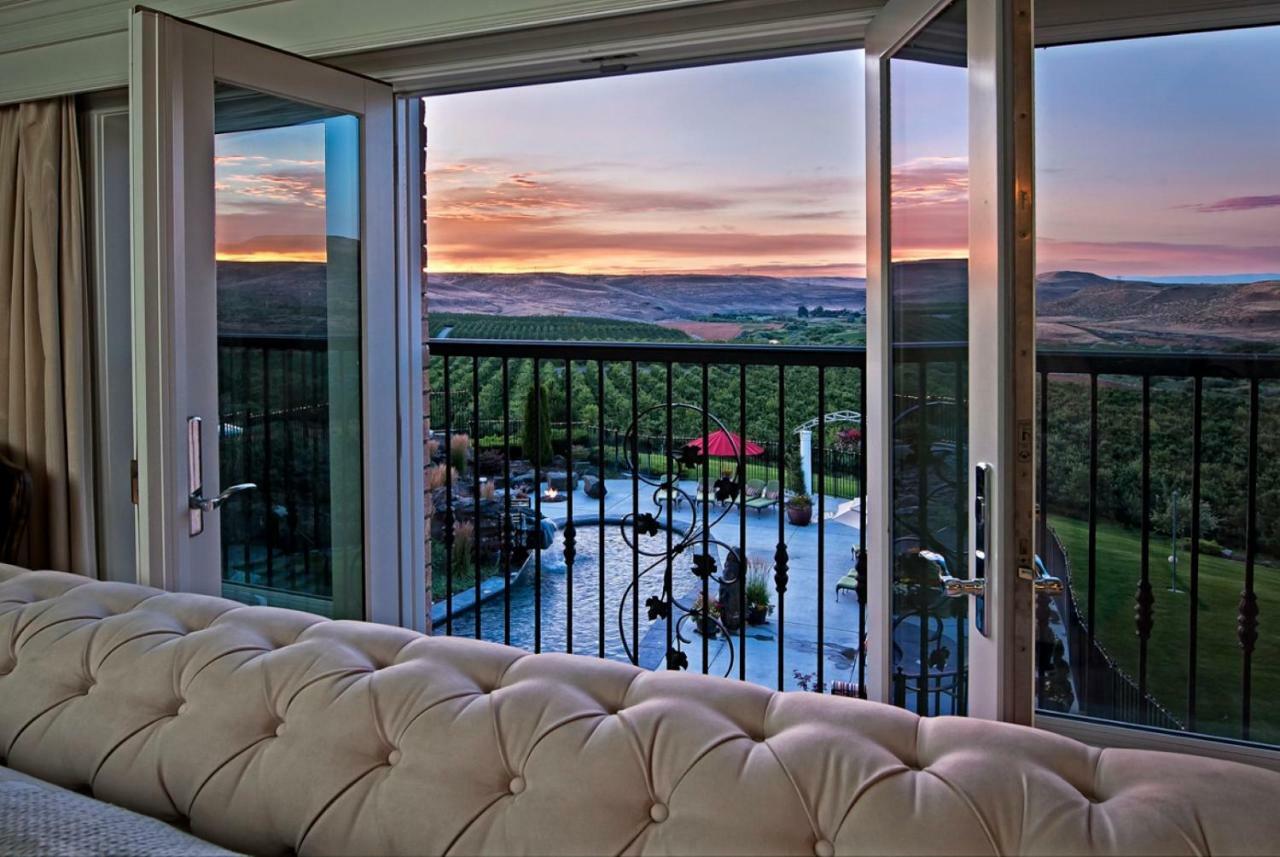 Bed and Breakfast Cameo Heights Mansion And The Vine Fine Dining Restaurant Touchet Экстерьер фото