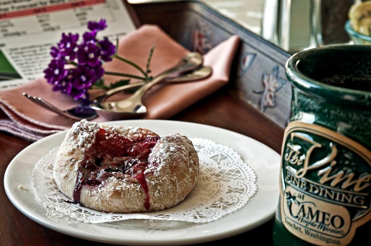 Bed and Breakfast Cameo Heights Mansion And The Vine Fine Dining Restaurant Touchet Экстерьер фото